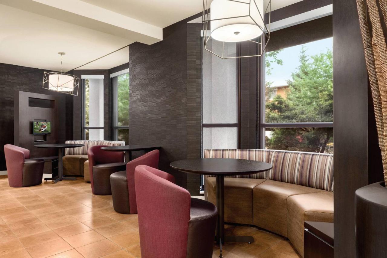 Courtyard By Marriott Dayton North Hotel Bagian luar foto